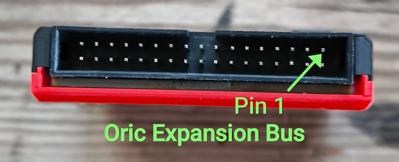 Connecteur du bus d'extension Oric de la carte LOCI, avec la broche Pin 1 repérée.